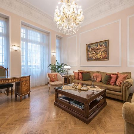 The Rare Luxury Gem Near Syntagma, Kolonaki Square Apartment Athena Bagian luar foto