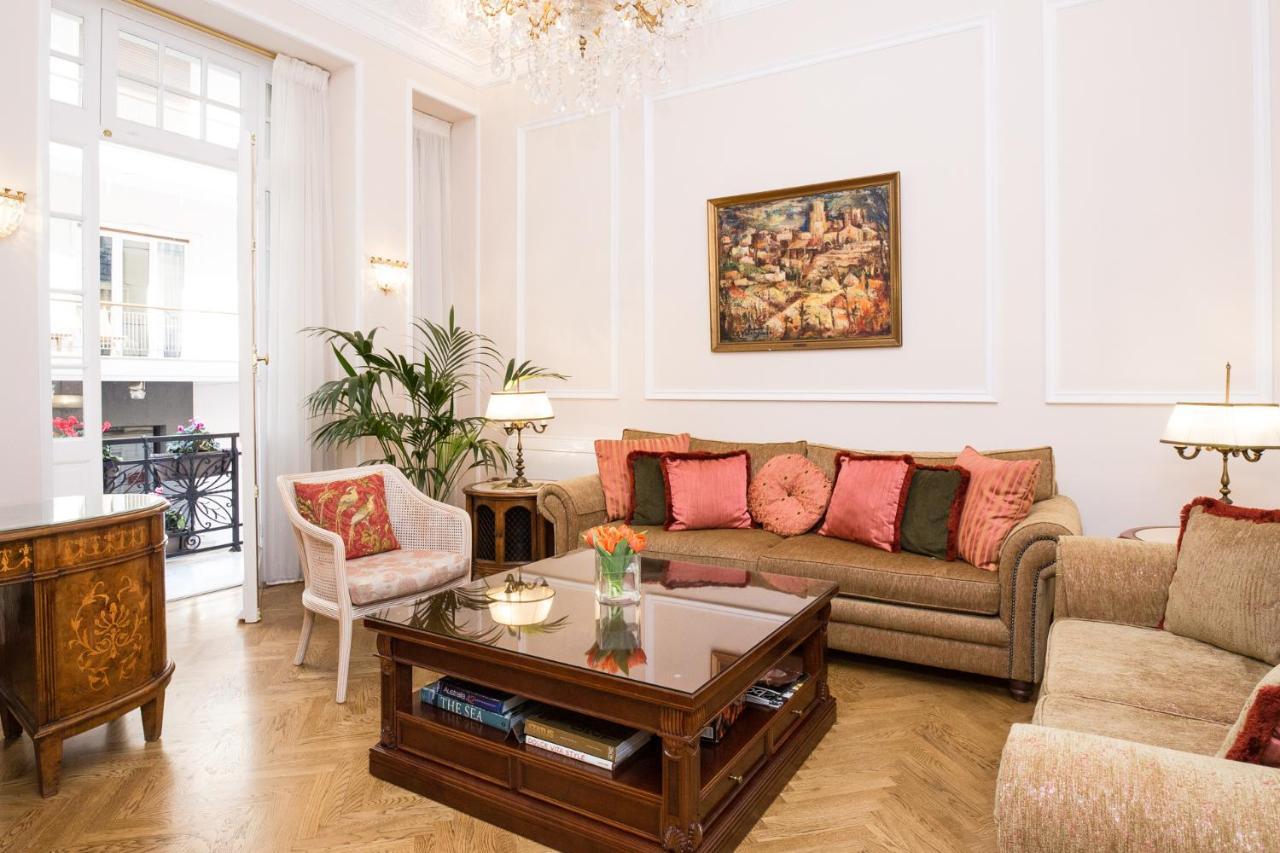 The Rare Luxury Gem Near Syntagma, Kolonaki Square Apartment Athena Bagian luar foto