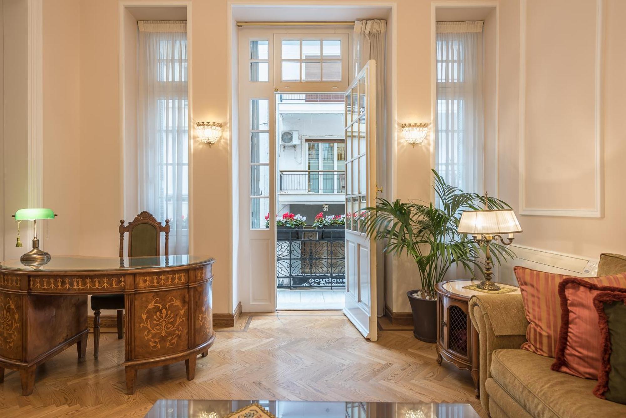 The Rare Luxury Gem Near Syntagma, Kolonaki Square Apartment Athena Bagian luar foto