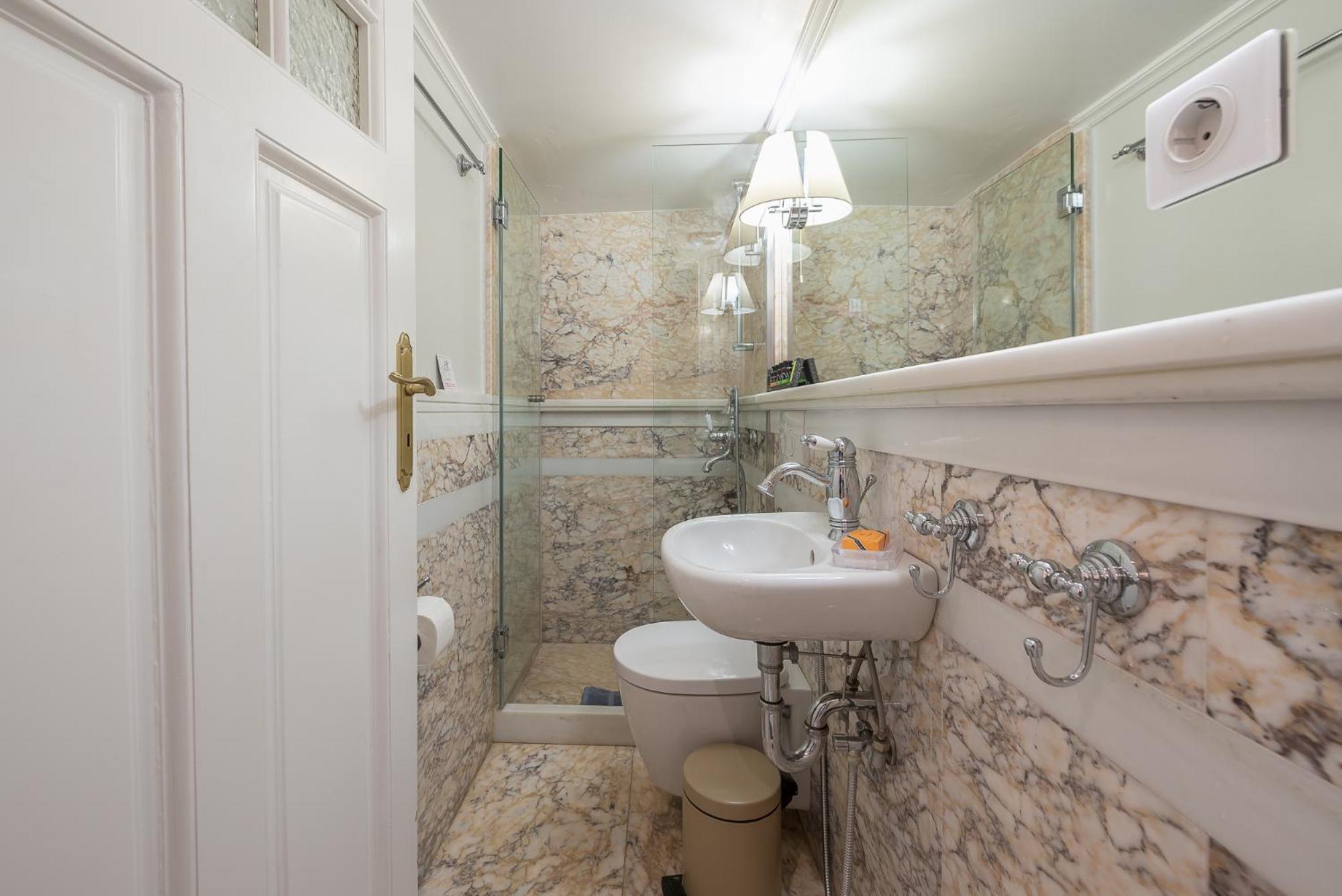 The Rare Luxury Gem Near Syntagma, Kolonaki Square Apartment Athena Bagian luar foto
