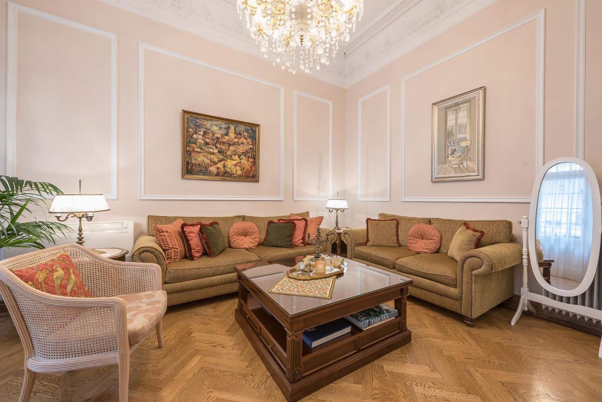 The Rare Luxury Gem Near Syntagma, Kolonaki Square Apartment Athena Bagian luar foto