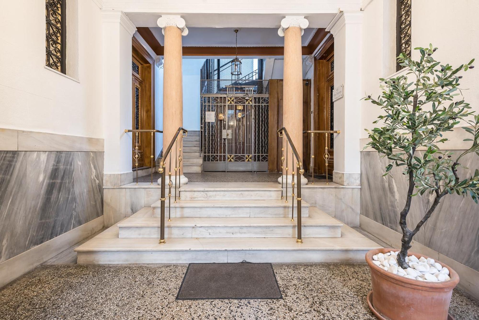 The Rare Luxury Gem Near Syntagma, Kolonaki Square Apartment Athena Bagian luar foto