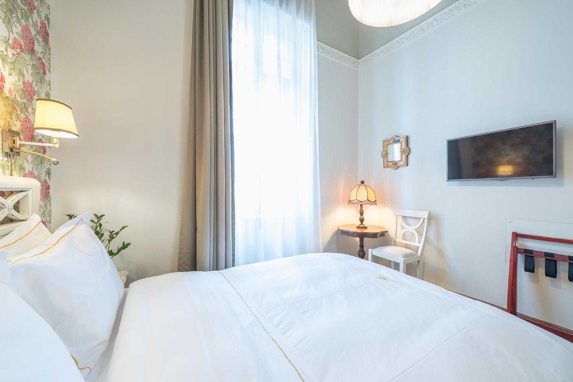 The Rare Luxury Gem Near Syntagma, Kolonaki Square Apartment Athena Bagian luar foto